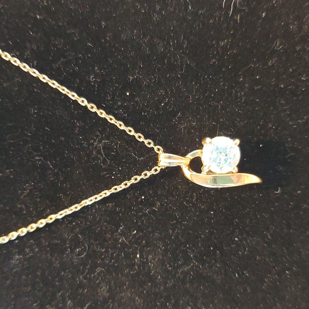 Cubic Zirconian 14kt GE Pendant On Goldtone Necklace 18 inch chain